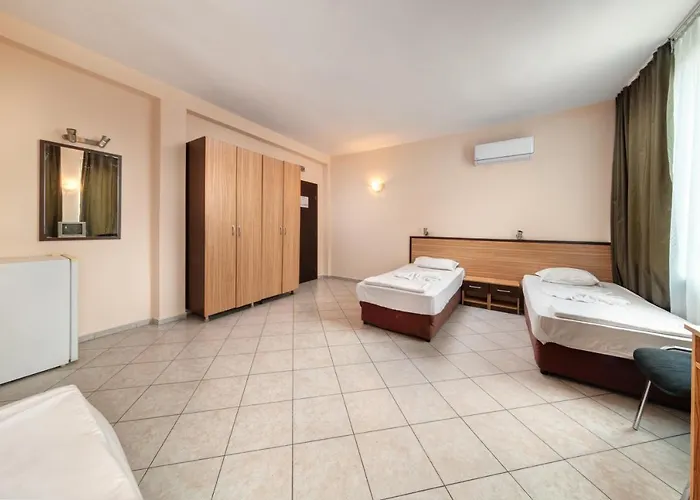 Varly Bryag 호텔 2*