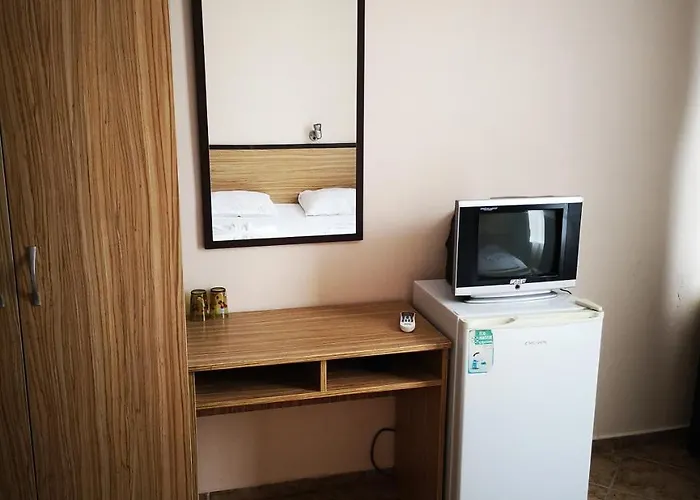 Varly Bryag 부르가스