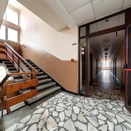 Varly Bryag Hotel 2*